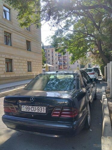 Mercedes E 200 1999, 560,000 km - 2.0 l - Naftalan