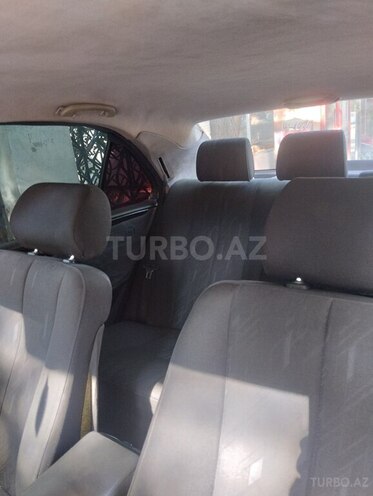 Mercedes E 200 1999, 560,000 km - 2.0 l - Naftalan