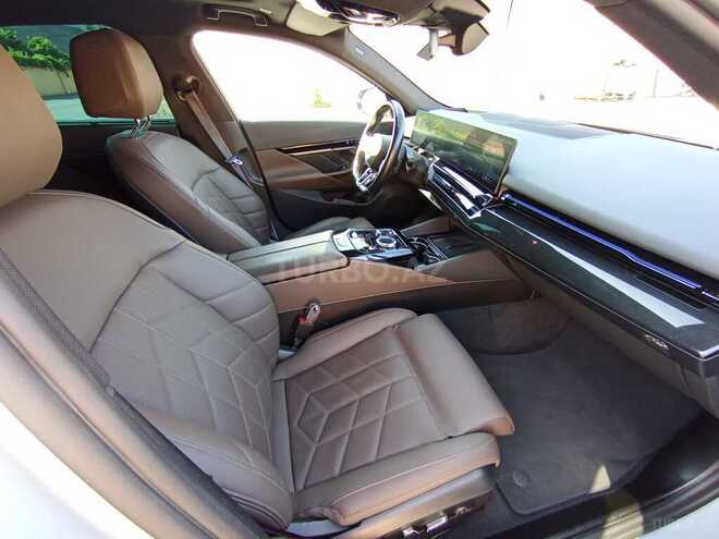BMW 520e 2024, 20,000 km - 2.0 l - Bakı