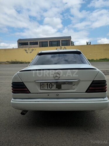 Mercedes E 250 1994, 380,000 km - 2.5 l - Salyan