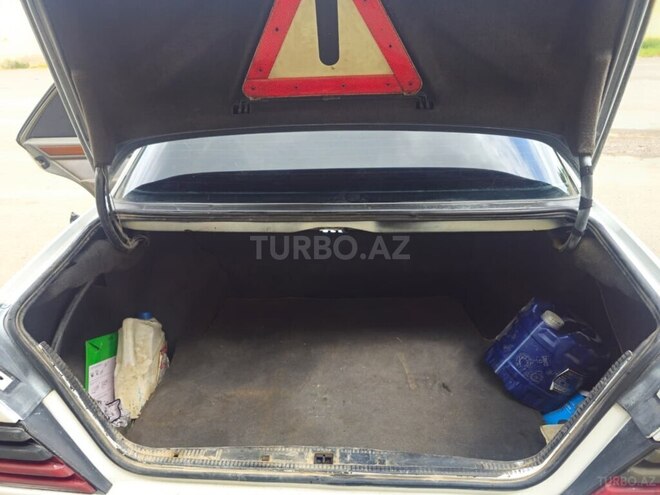 Mercedes E 250 1994, 380,000 km - 2.5 l - Salyan