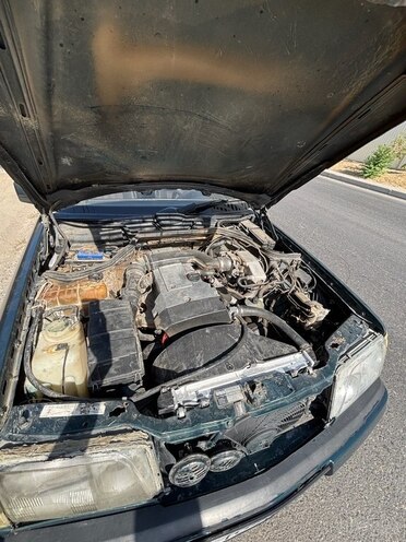 Mercedes E 220 1994, 604,000 km - 2.2 l - Beyləqan