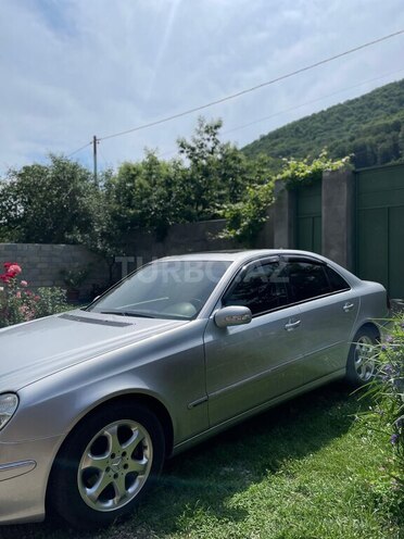 Mercedes E 220 2004, 333,000 km - 2.2 l - Quba
