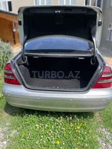 Mercedes E 220 2004, 333,000 km - 2.2 l - Quba