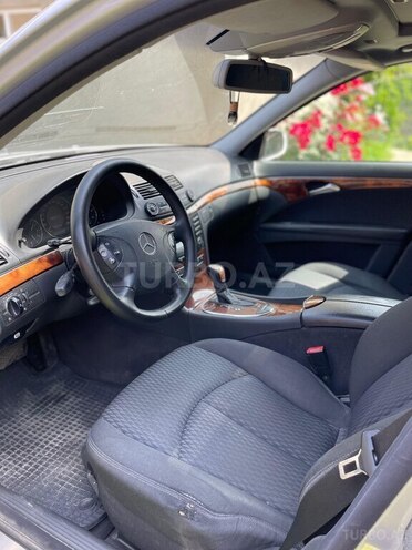 Mercedes E 220 2004, 333,000 km - 2.2 l - Quba