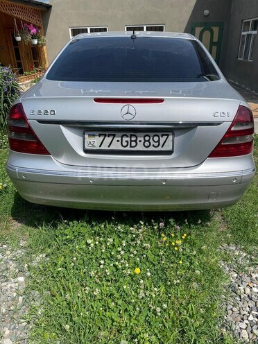 Mercedes E 220 2004, 333,000 km - 2.2 l - Quba