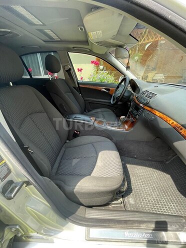 Mercedes E 220 2004, 333,000 km - 2.2 l - Quba