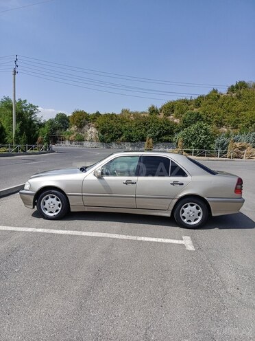 Mercedes C 230 1997, 230,000 km - 2.3 l - Şəki