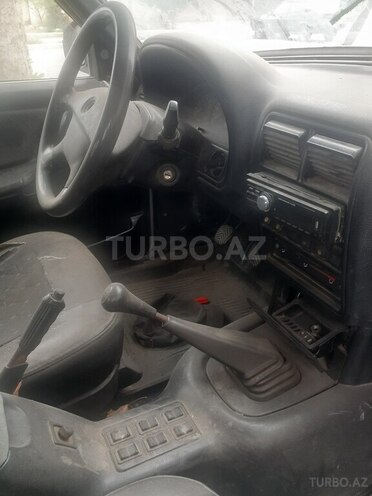 GAZ 31105 2004, 300,000 km - 2.4 l - Gəncə