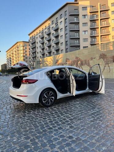 Hyundai Avante 2016, 350,000 km - 1.6 l - Bakı