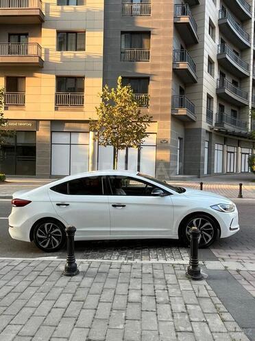 Hyundai Avante 2016, 350,000 km - 1.6 l - Bakı