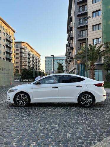 Hyundai Avante 2016, 350,000 km - 1.6 l - Bakı