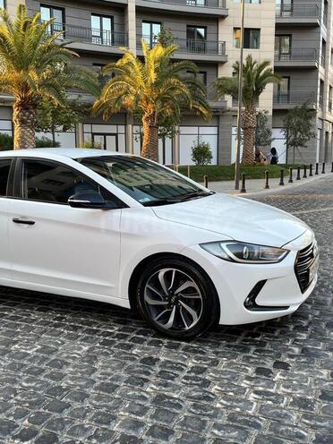 Hyundai Avante 2016, 350,000 km - 1.6 l - Bakı