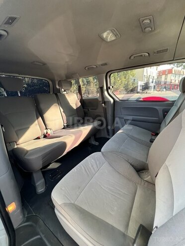 Hyundai H-1 2010, 457,000 km - 2.5 l - Quba