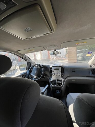 Hyundai H-1 2010, 457,000 km - 2.5 l - Quba