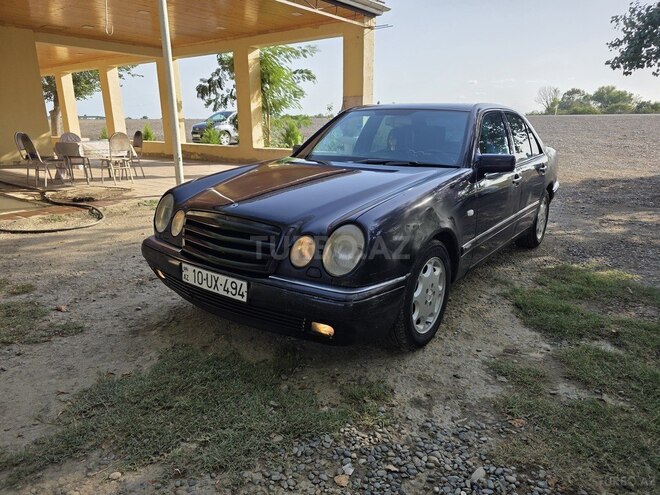 Mercedes E 230 1996, 619,000 km - 2.3 l - Salyan