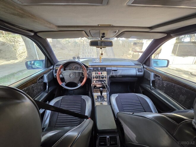 Mercedes E 230 1996, 619,000 km - 2.3 l - Salyan