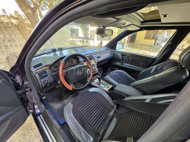 Mercedes E 230 1996, 619,000 km - 2.3 l - Salyan