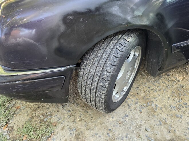 Mercedes E 230 1996, 619,000 km - 2.3 l - Salyan
