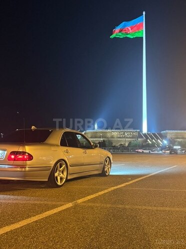 Mercedes E 240 1999, 360,000 km - 2.4 l - Bakı