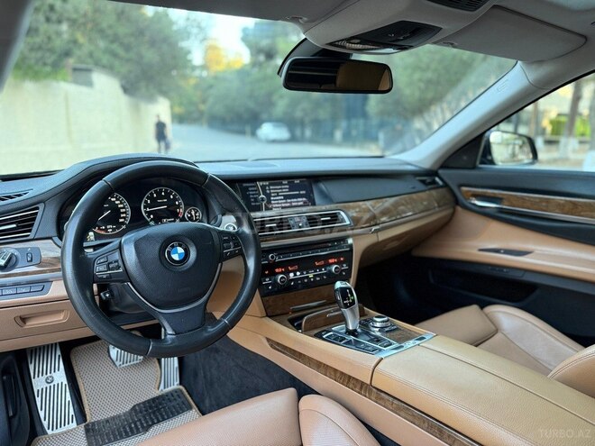 BMW 740 2010, 299,000 km - 3.0 l - Bakı