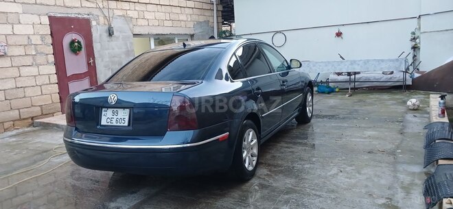 Volkswagen Passat 2004, 345,492 km - 1.8 l - Salyan