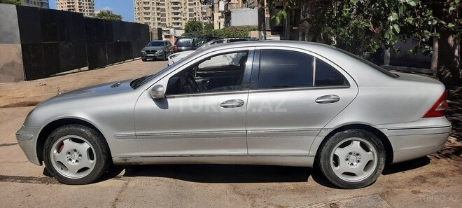 Mercedes C 240 2003, 210,000 km - 2.6 l - Bakı