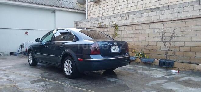 Volkswagen Passat 2004, 345,492 km - 1.8 l - Salyan