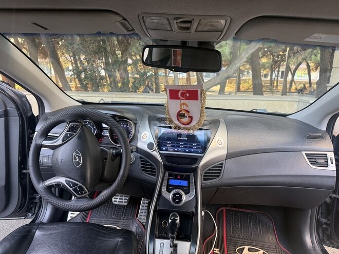 Hyundai Elantra 2013, 319,420 km - 1.8 l - Bakı
