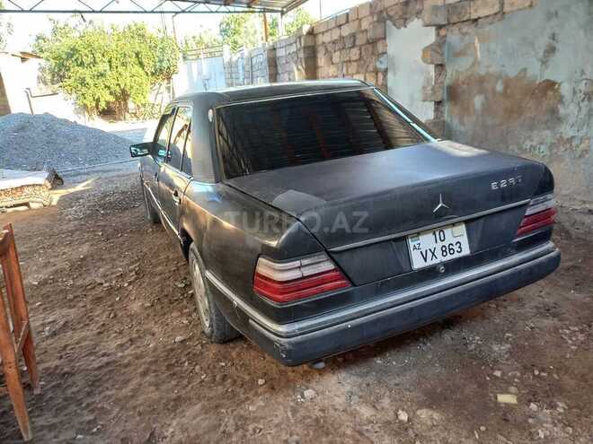 Mercedes E 200 1993, 400,000 km - 2.0 л - Sabirabad