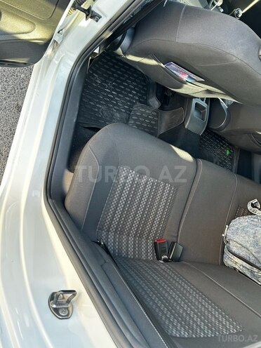 Volkswagen Polo 2015, 177,000 km - 1.6 l - Bakı