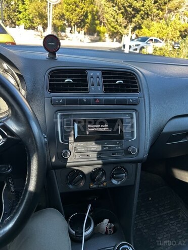 Volkswagen Polo 2015, 177,000 km - 1.6 l - Bakı