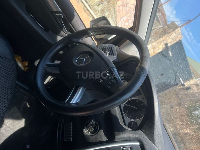 Mercedes B 180 2010, 131,136 km - 1.7 л - Bakı