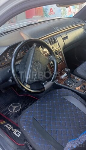 Mercedes E 200 1997, 350,000 km - 2.0 l - Bakı
