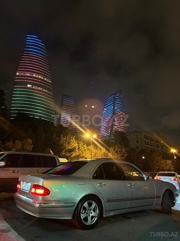 Mercedes E 220 1999, 485,000 km - 2.2 l - Bakı