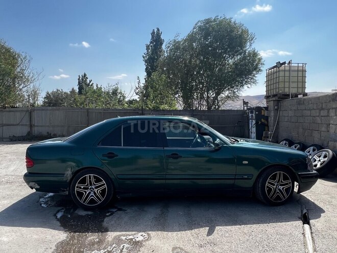 Mercedes E 230 1997, 250,000 km - 2.3 l - Bakı