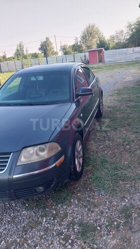 Volkswagen Passat 2003, 290,000 km - 1.8 l - Ucar