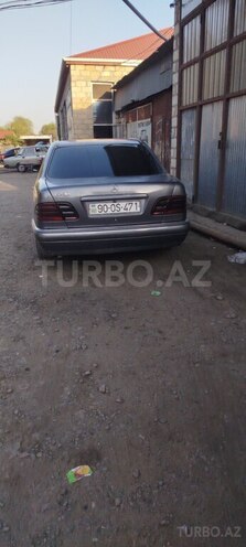 Mercedes E 200 1995, 401,000 km - 2.0 l - Tovuz