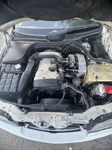 Mercedes C 200 1995, 250,602 km - 2.0 l - Bakı