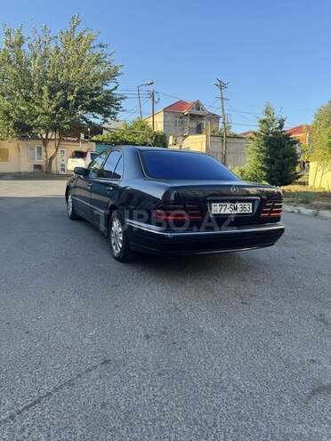 Mercedes E 220 1999, 197,693 km - 2.2 l - Bakı