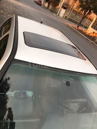 Volkswagen Vento 1995, 369,852 km - 2.0 l - Qax