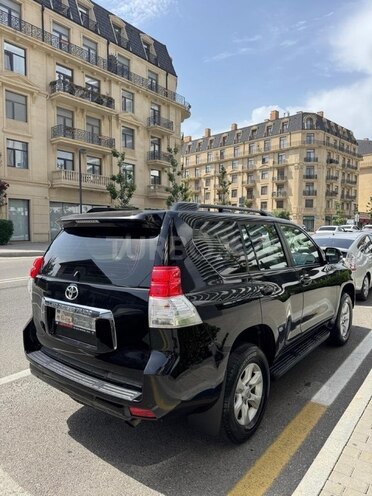 Toyota Land Cruiser Prado-10