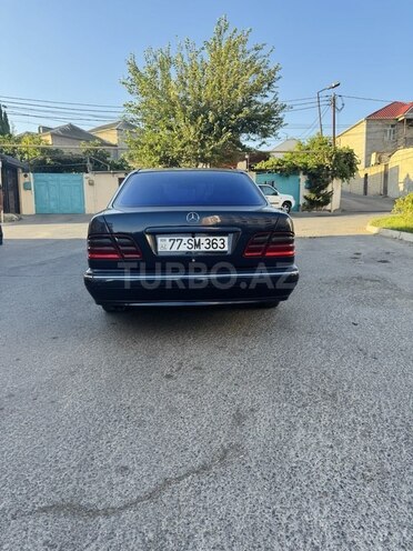 Mercedes E 220 1999, 197,693 km - 2.2 l - Bakı