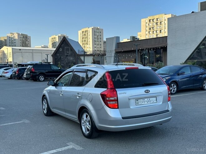 Kia  2008, 282,000 km - 1.6 l - Bakı