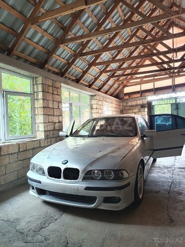 BMW 528 1996, 300,000 km - 2.8 l - Quba