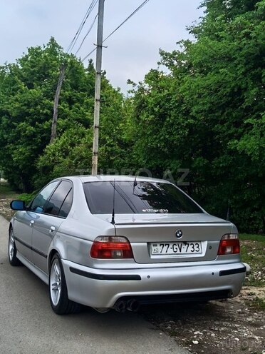 BMW 528 1996, 300,000 km - 2.8 l - Quba