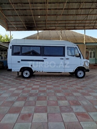 Mercedes 208 D 1994, 666,000 km - 2.3 л - Tovuz
