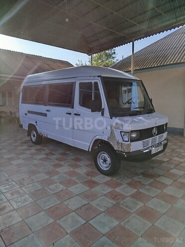 Mercedes 208 D 1994, 666,000 km - 2.3 л - Tovuz