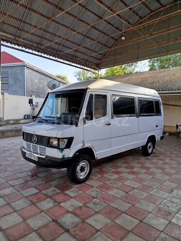 Mercedes 208 D 1994, 666,000 km - 2.3 л - Tovuz