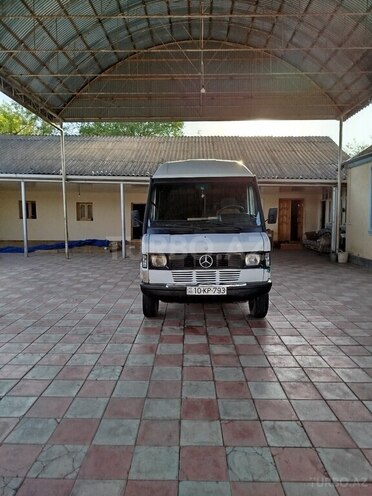 Mercedes 208 D 1994, 666,000 km - 2.3 л - Tovuz